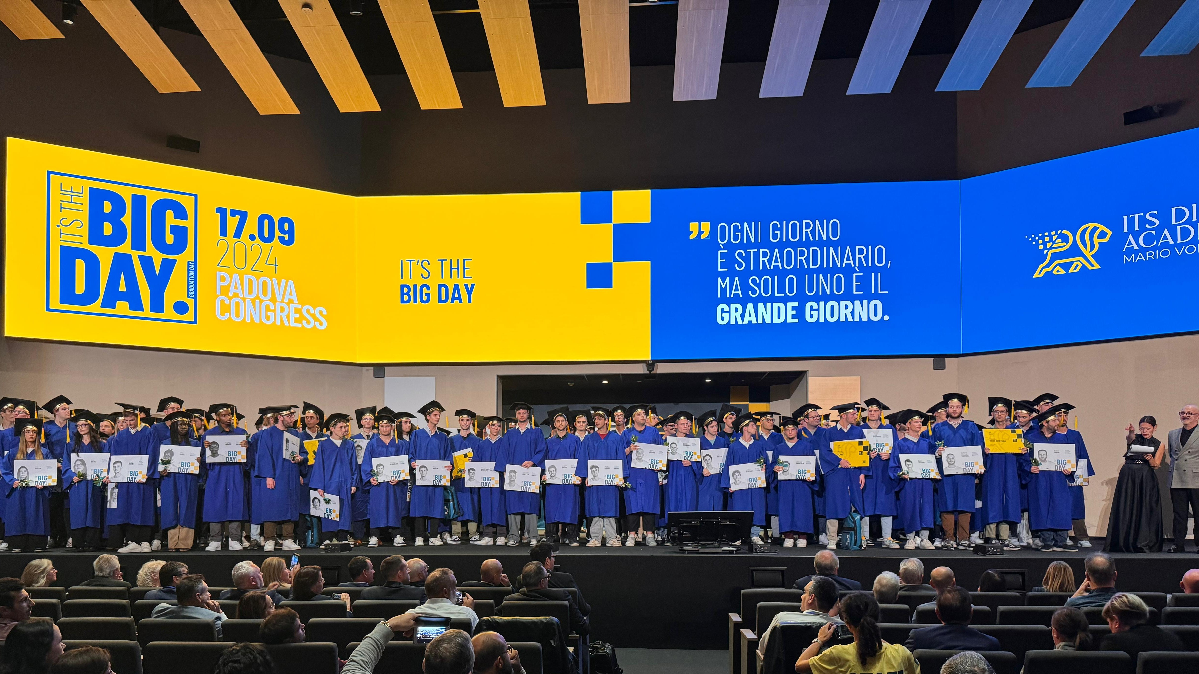 Diplomati IT'S BIG DAY 2024 durante la Graduation Ceremony